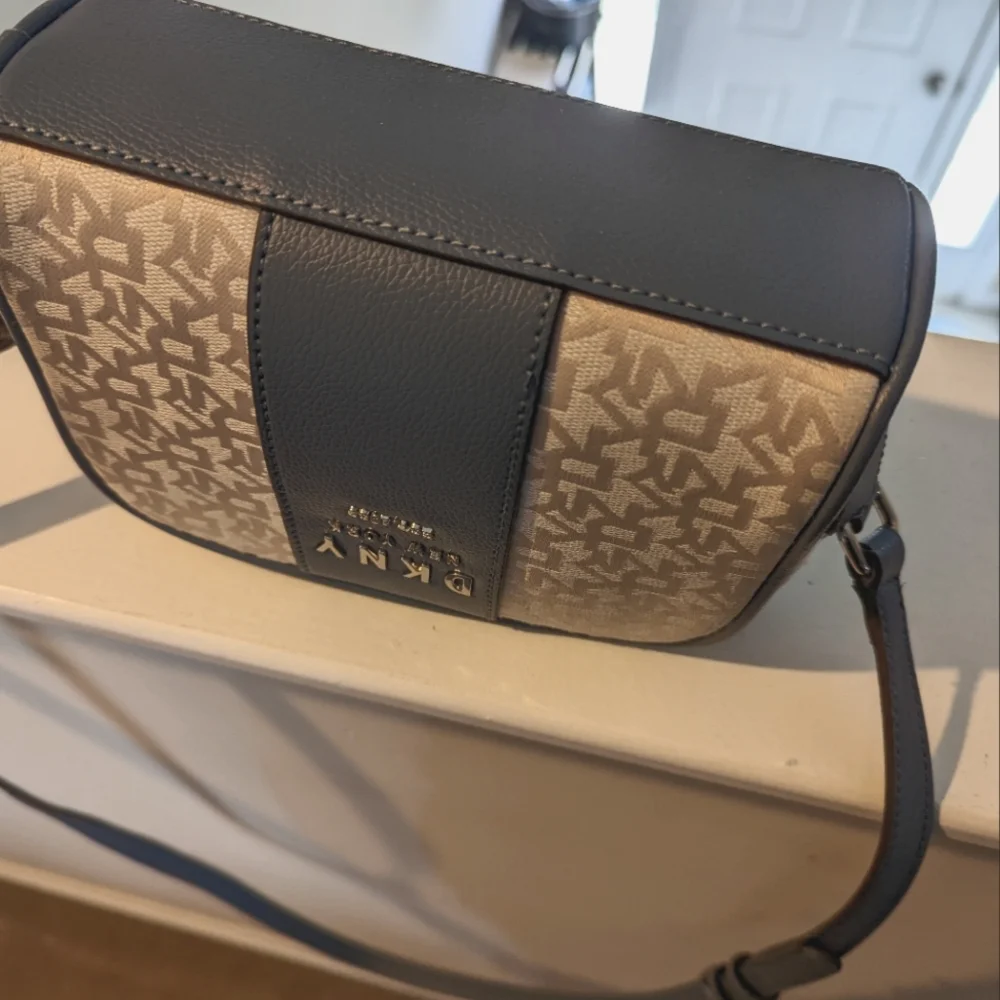 DKNY Crossbody Purse - Picture 4 of 4